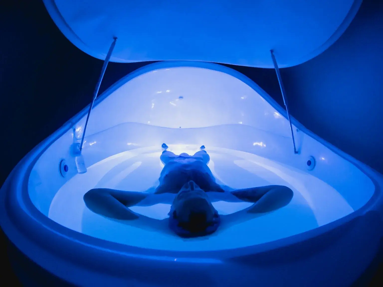 Floating Therapy Session with Reio Vilipuu